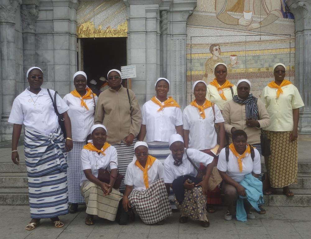 photo des soeurs africaines à Lourdes